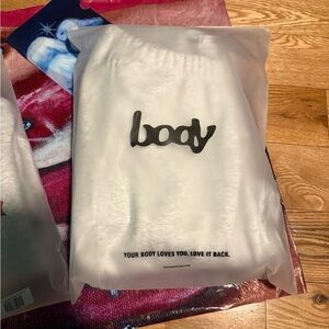 Body by raven tracy backshot sweatsuit 2.0 
Only the bottom left available